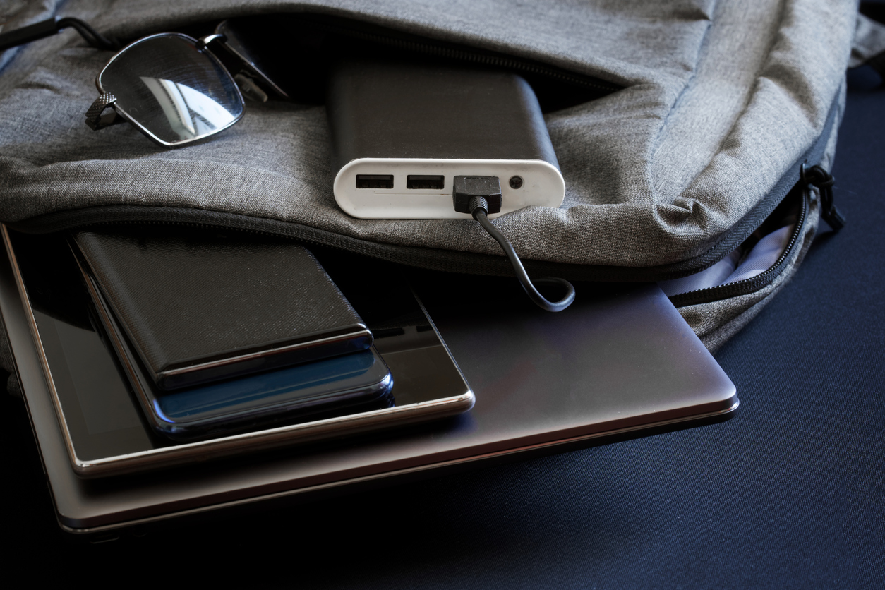 Bringing Phones, Laptops & Power Banks on Flights? 7 Lithium Battery Safety Rules to Know