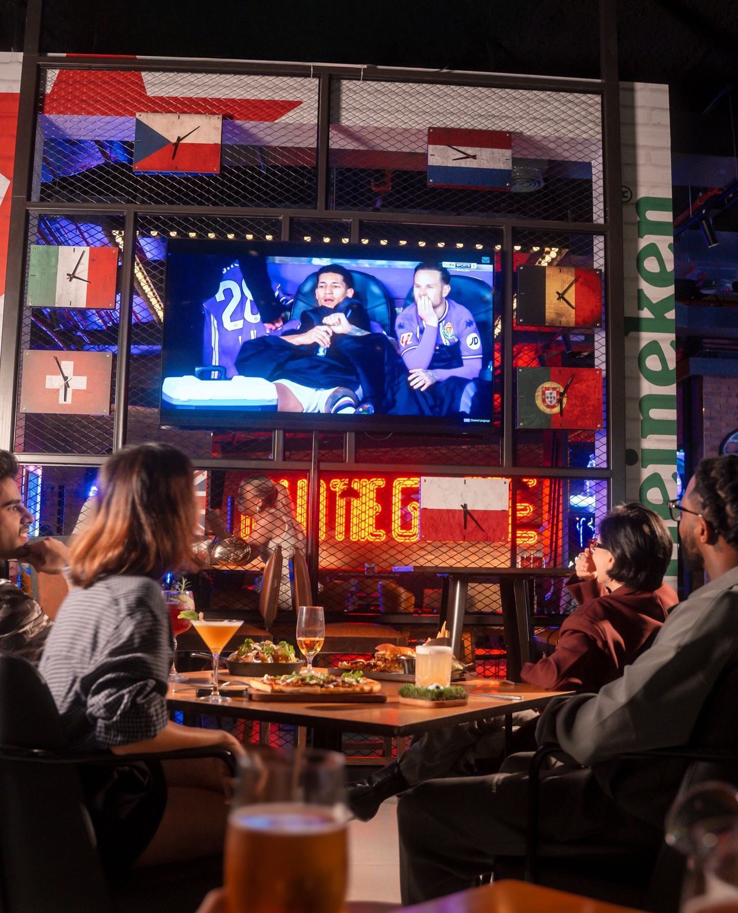 Seven Sports Bar